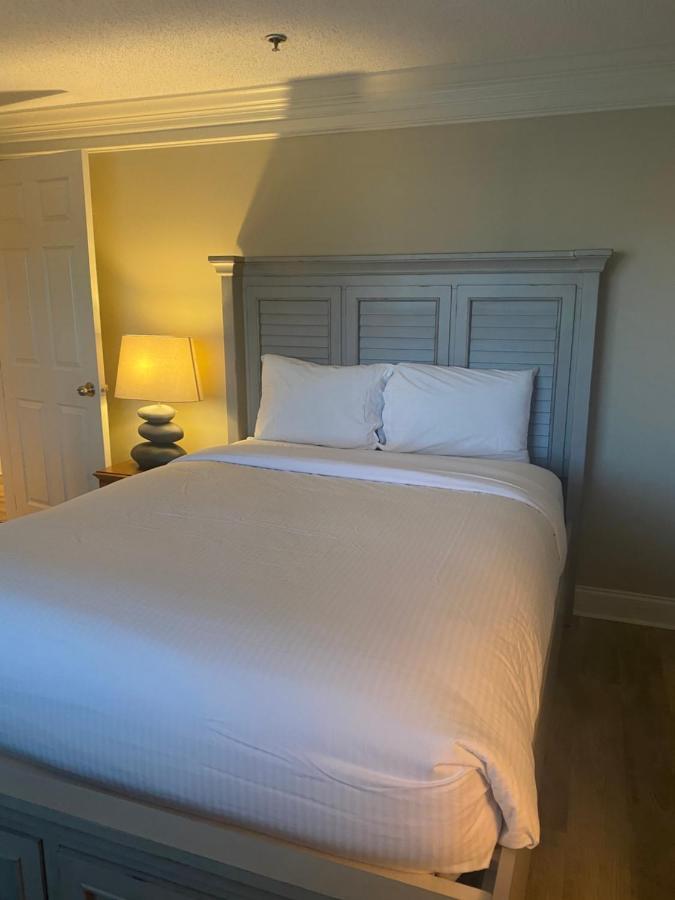 River Place 102 2bd *