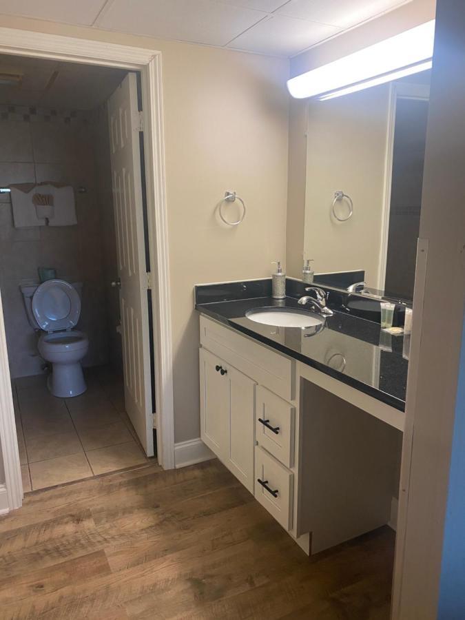 River Place #102 2bd Hébergement de vacances
